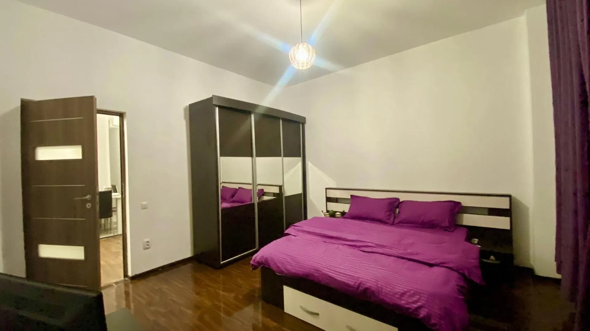 Apartment Kira'S Exclusive Group 6-Apt' 26 People' 8 Rooms' Bucharest