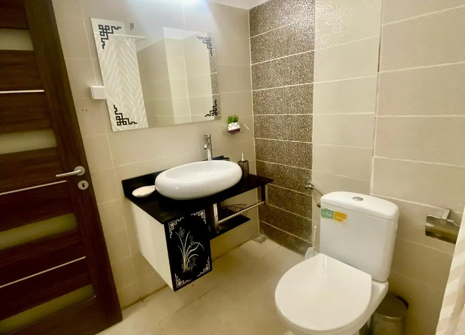 Apartment Kira'S Exclusive Group 6-Apt' 26 People' 8 Rooms' Bucharest