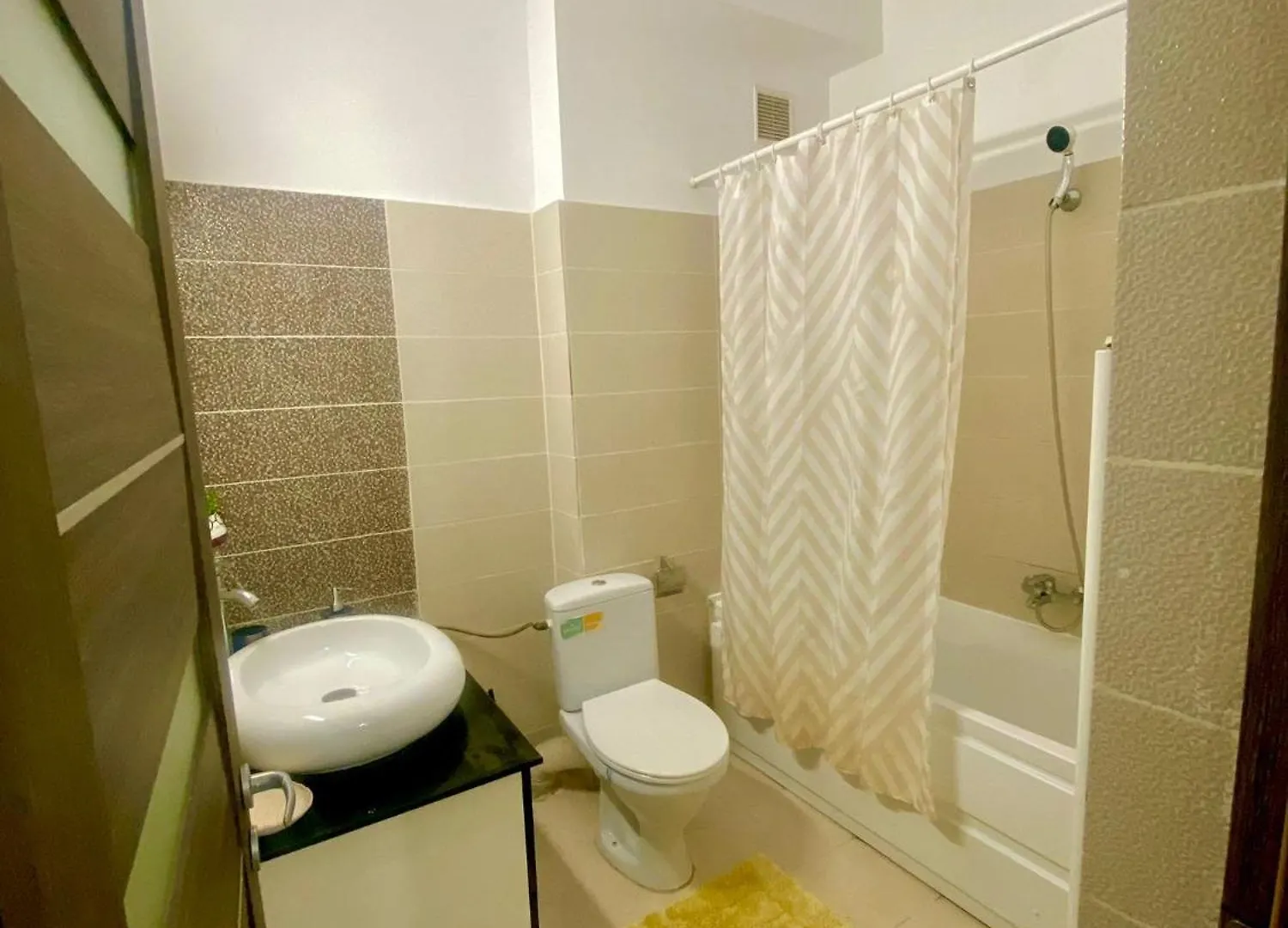 Kira'S Exclusive Group 6-Apt' 26 People' 8 Rooms' Bucharest Apartment