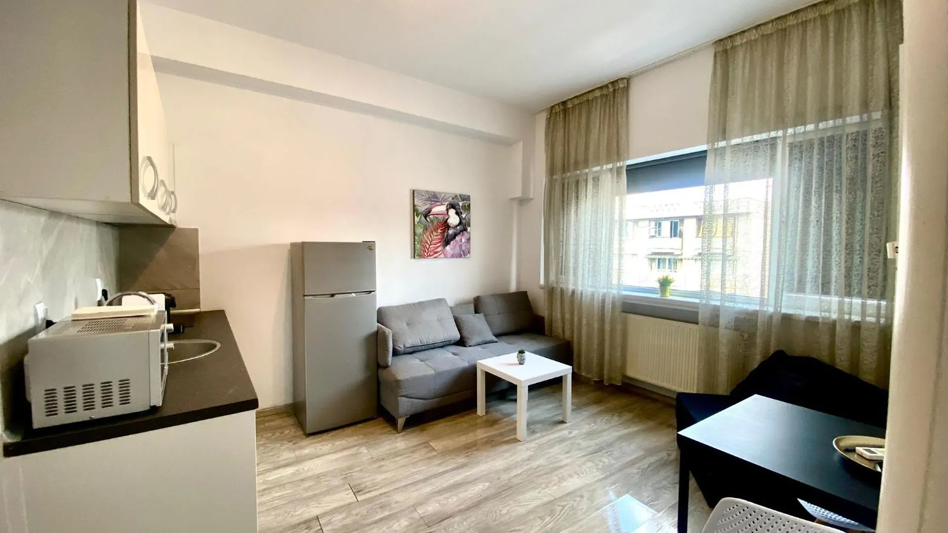 Kira'S Exclusive Group 6-Apt' 26 People' 8 Rooms' Bucharest Apartment